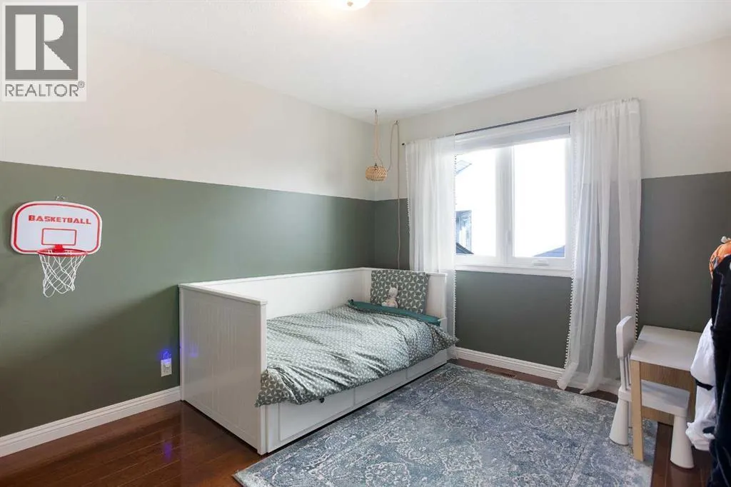 214 Canals Boulevard SW