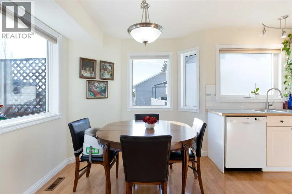 214 Canals Boulevard SW