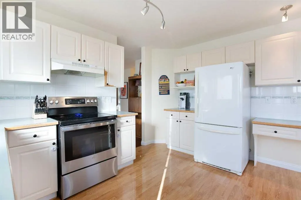 214 Canals Boulevard SW