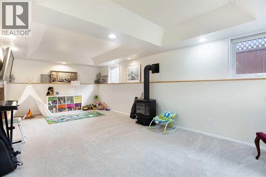 214 Canals Boulevard SW