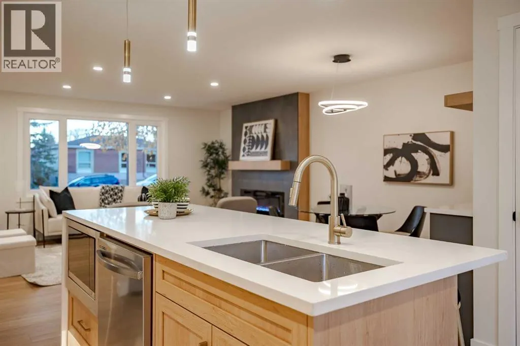 1024 Hunterston Place NW