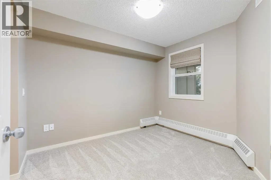 1305, 4 Kingsland Close SE