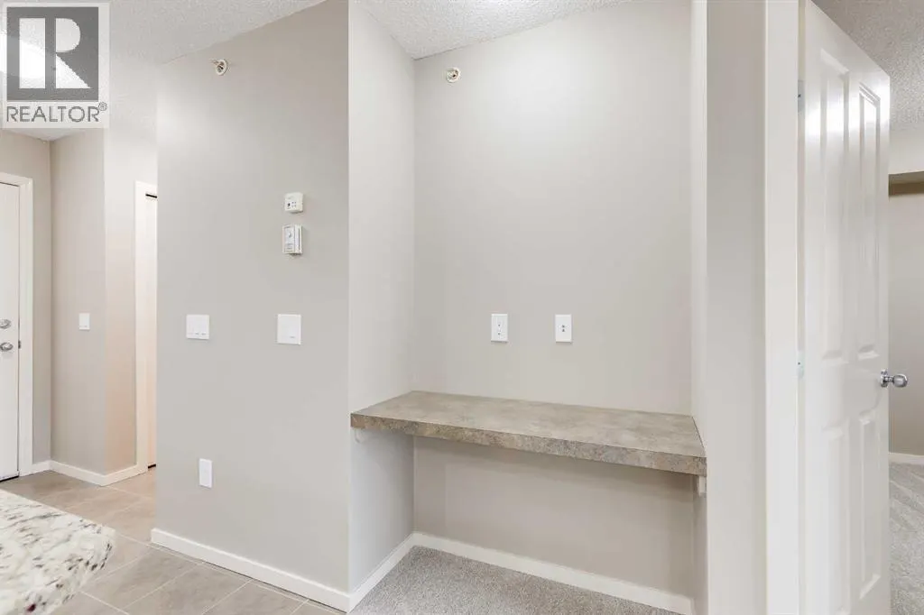 1305, 4 Kingsland Close SE