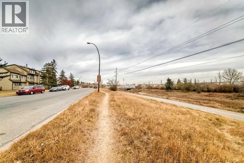 1, 208 Grier Terrace NE