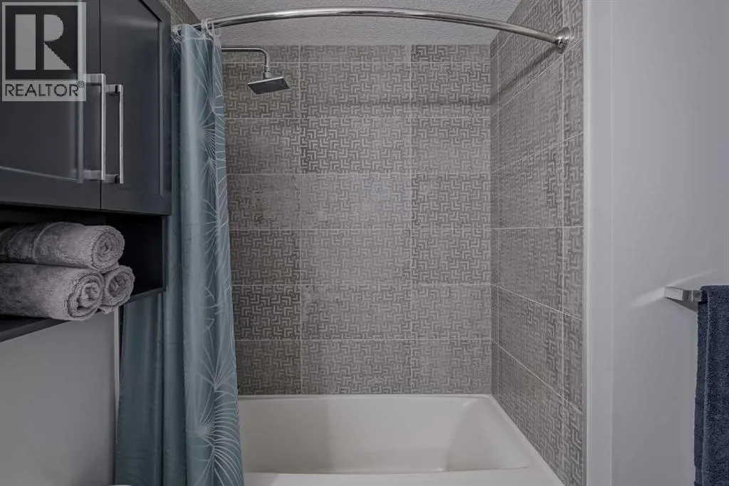 2208, 80 Greenbriar Place NW