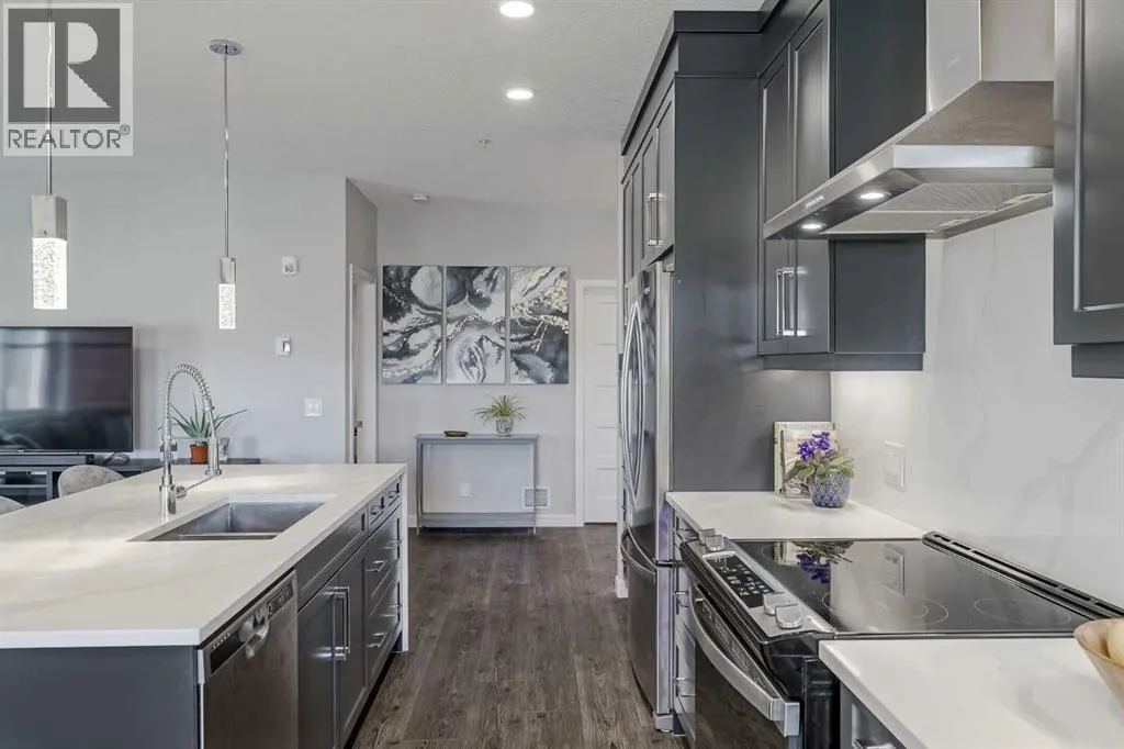 2208, 80 Greenbriar Place NW