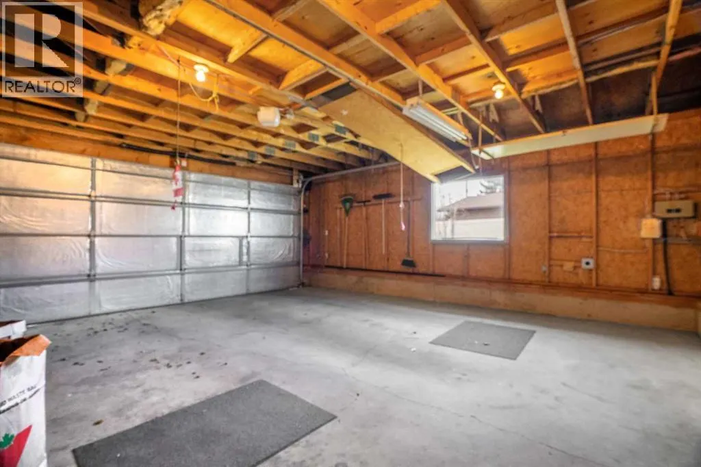 827 Lake Emerald Place SE