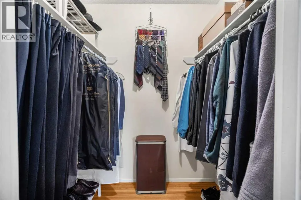 827 Lake Emerald Place SE