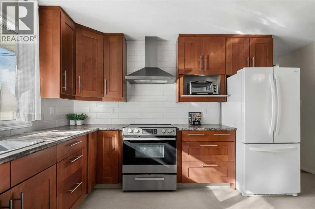 827 Lake Emerald Place SE