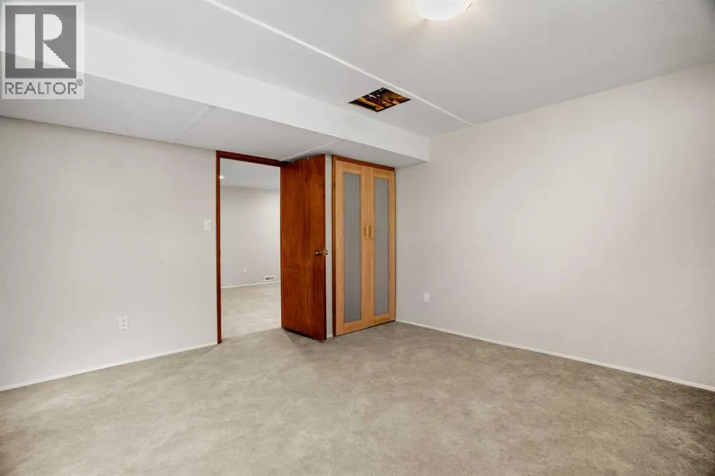 827 Lake Emerald Place SE