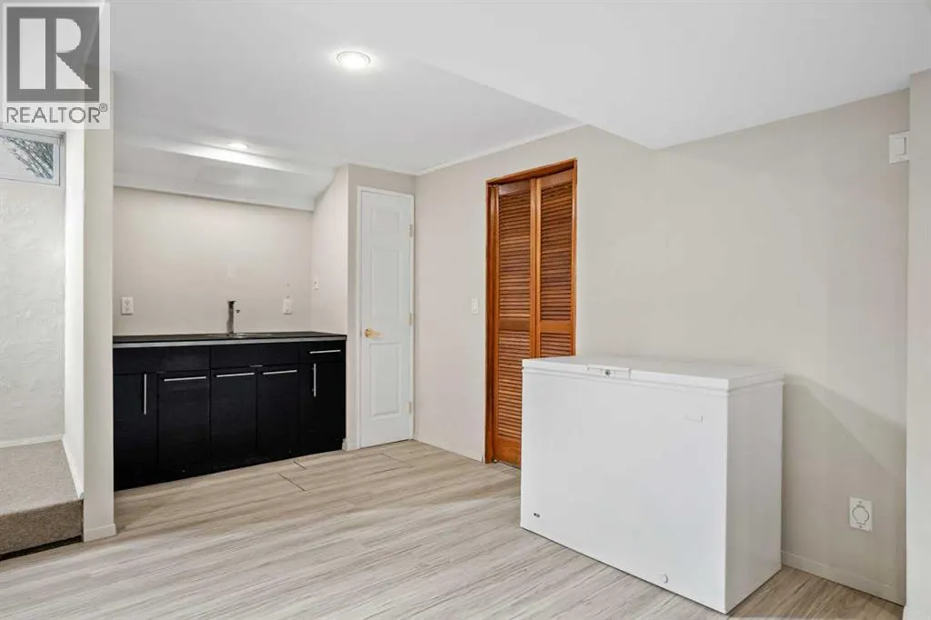 827 Lake Emerald Place SE