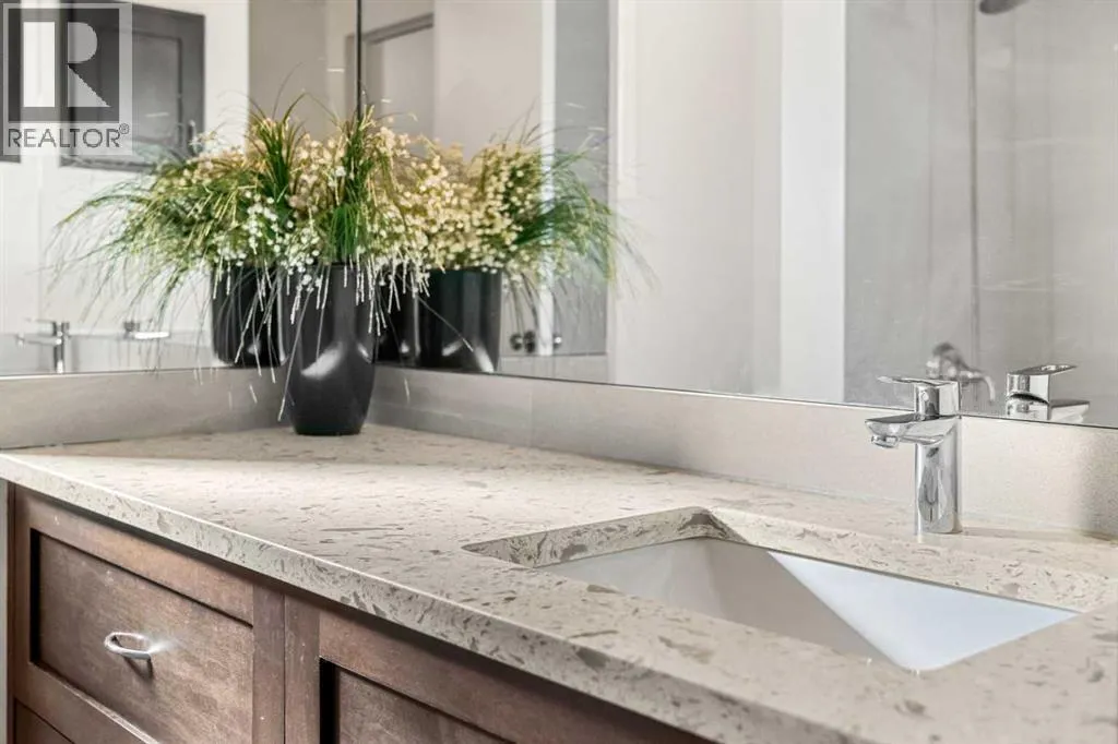 827 Lake Emerald Place SE