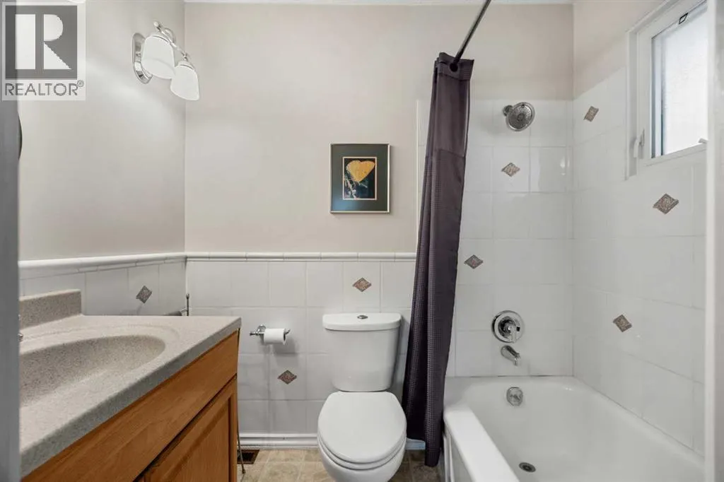 827 Lake Emerald Place SE