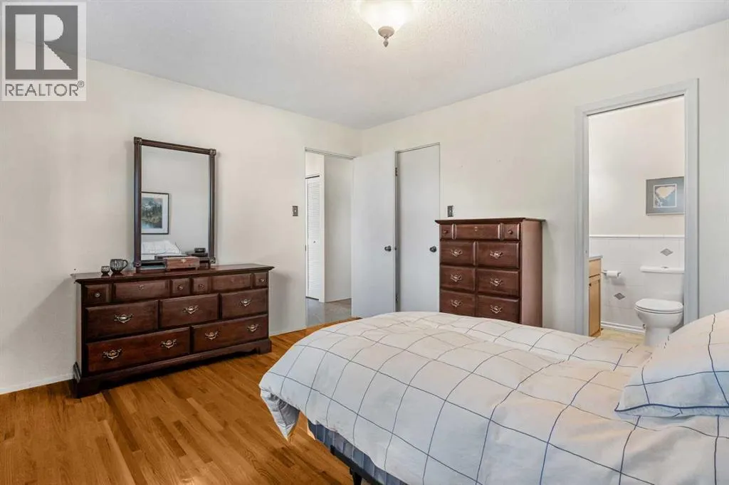 827 Lake Emerald Place SE