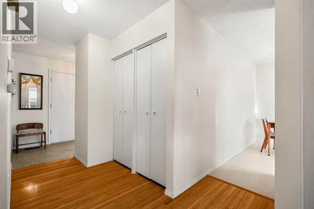 827 Lake Emerald Place SE