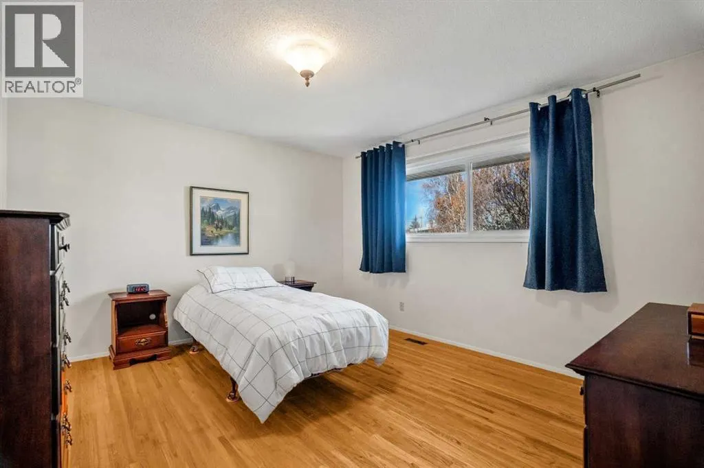 827 Lake Emerald Place SE