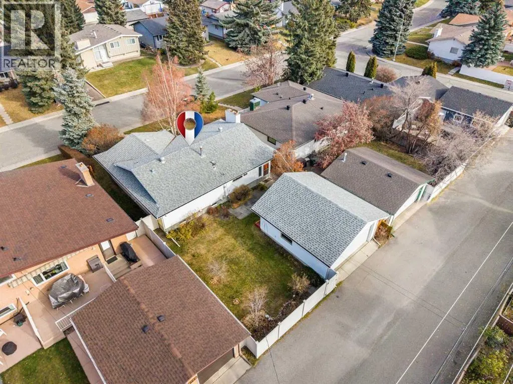 827 Lake Emerald Place SE