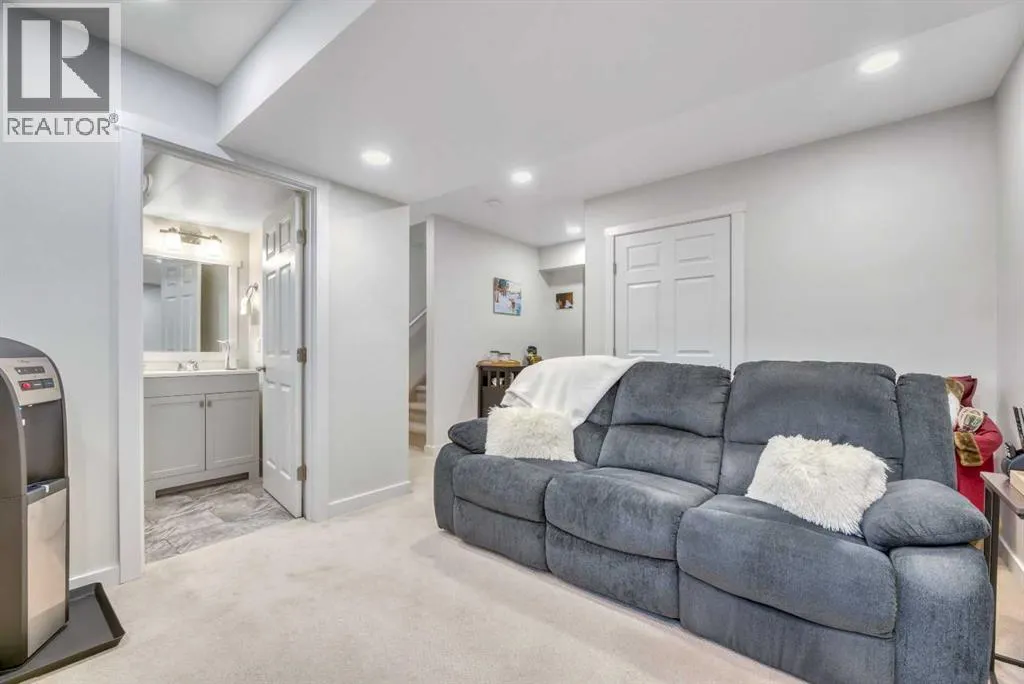 196 Wolf Hollow Park SE