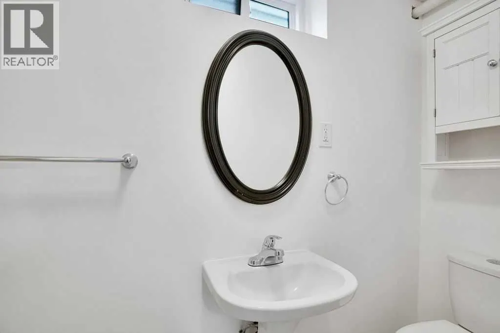 56 Castleglen Crescent NE