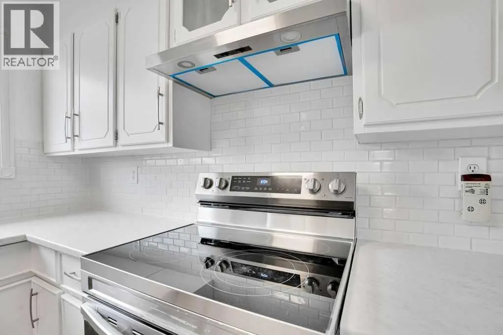 56 Castleglen Crescent NE