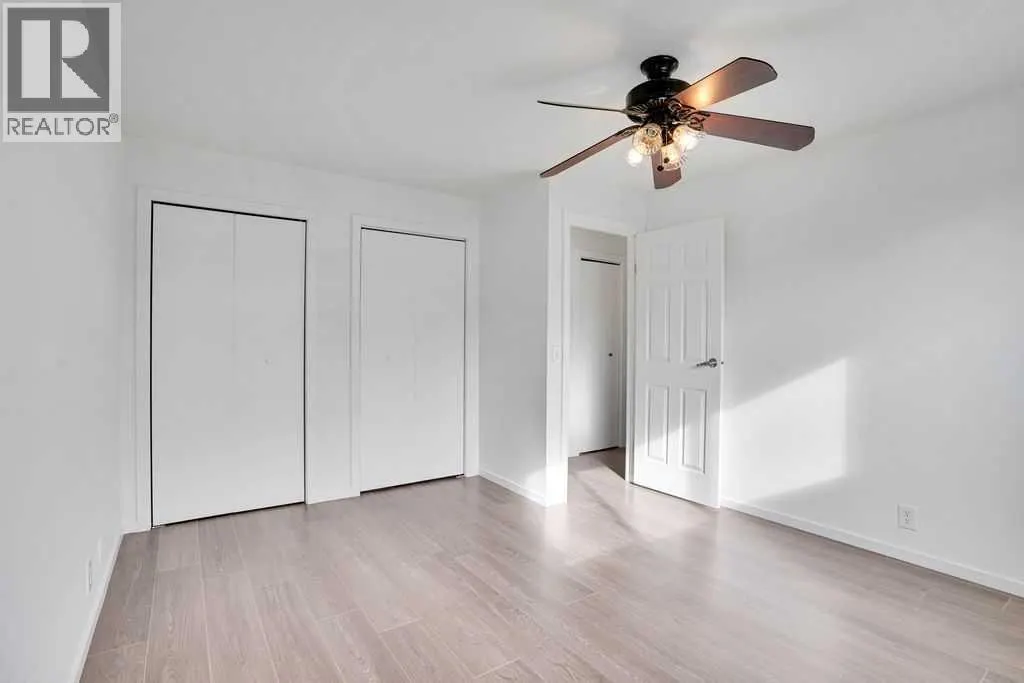 56 Castleglen Crescent NE