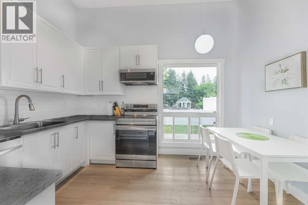 352 Brae Glen Road SW