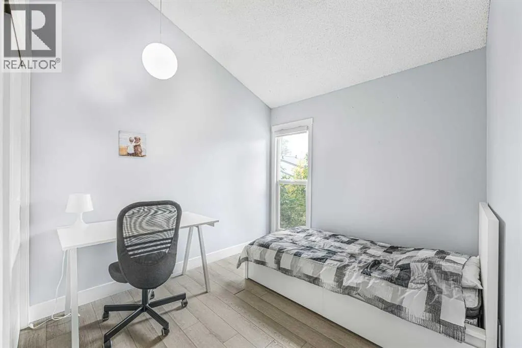 352 Brae Glen Road SW