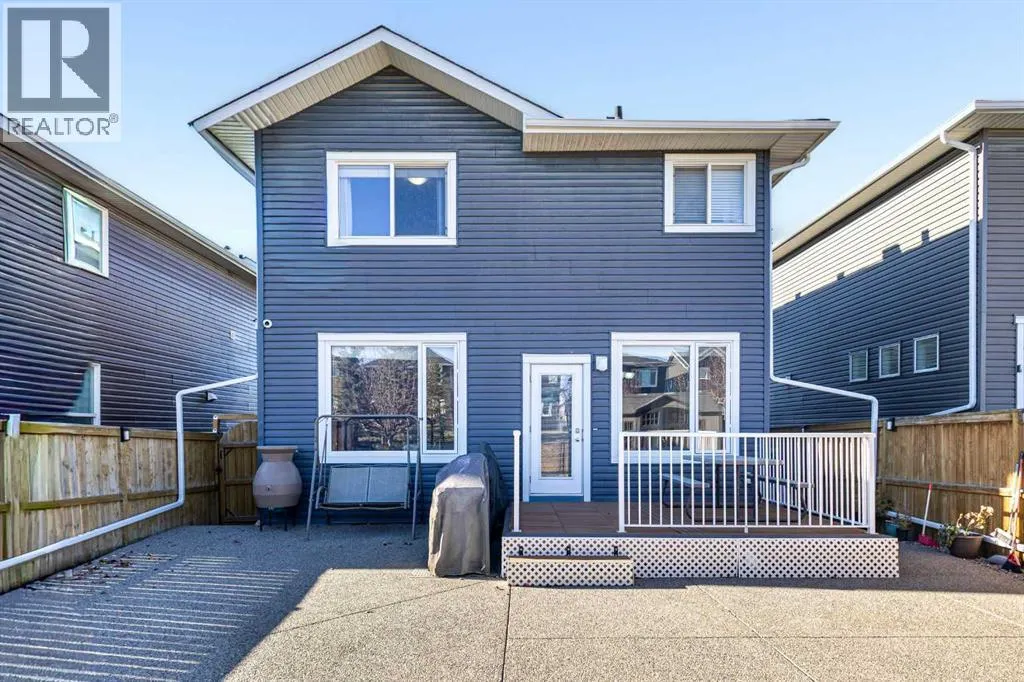 16 Redstone Parade NE