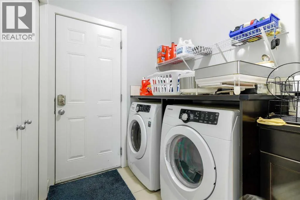 16 Redstone Parade NE