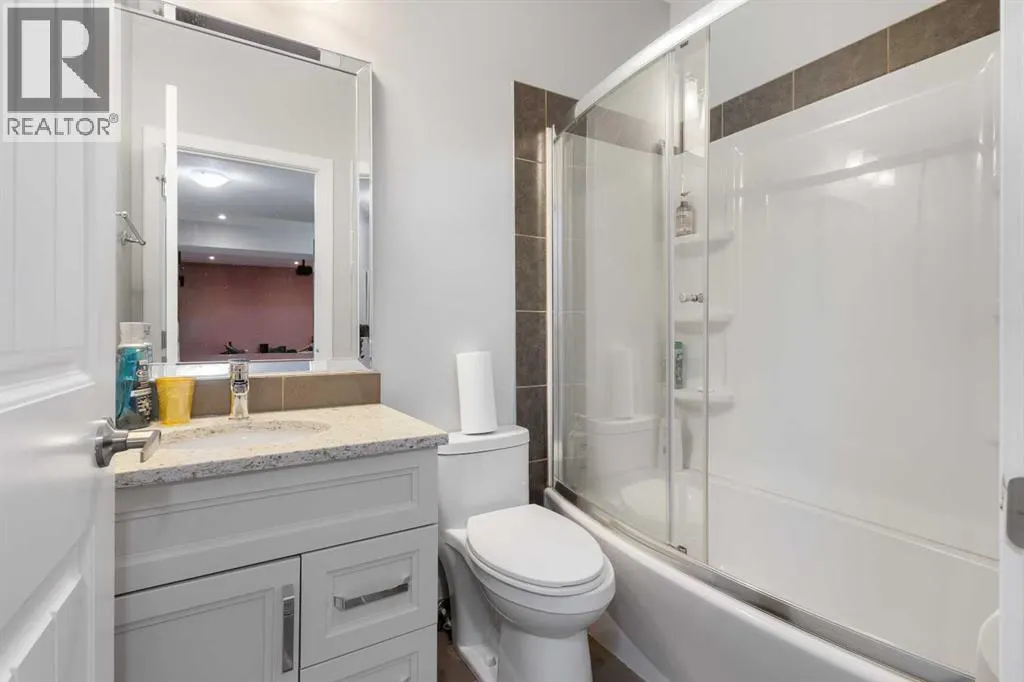 16 Redstone Parade NE