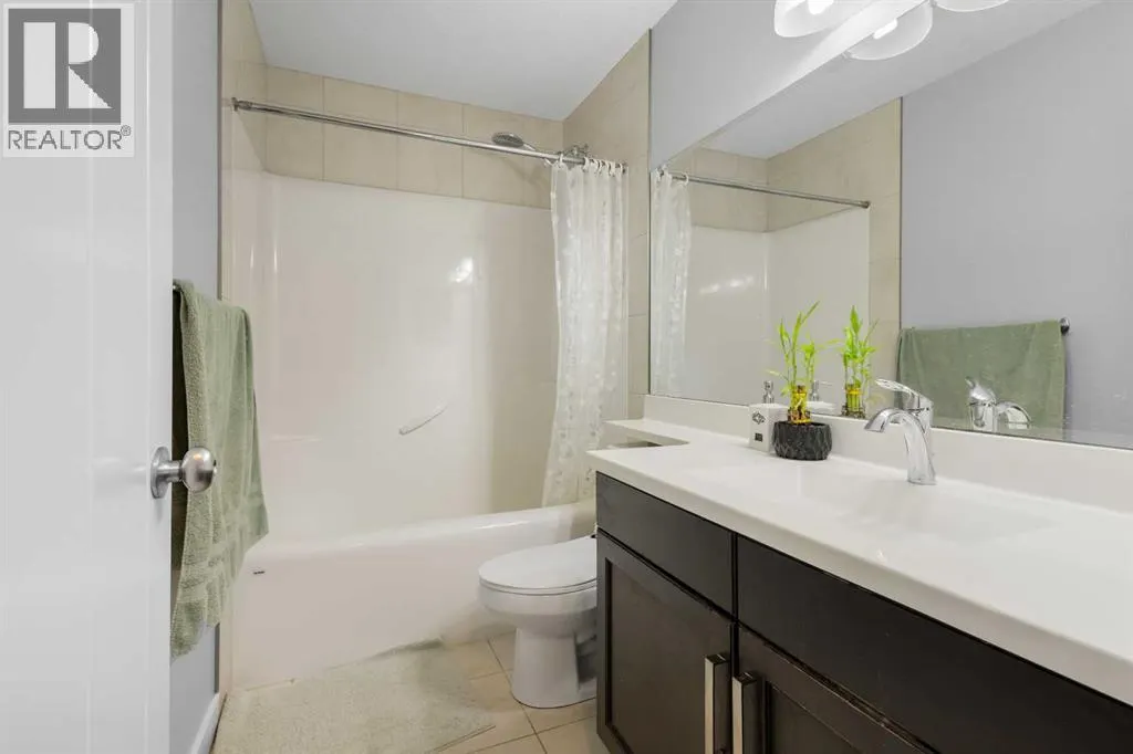 16 Redstone Parade NE