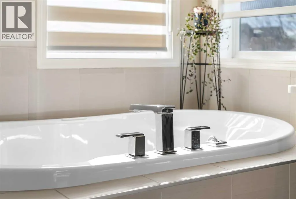 159 Panatella View NW