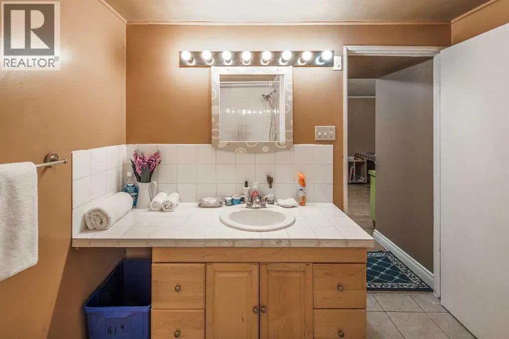 112 Shawmeadows Crescent SW