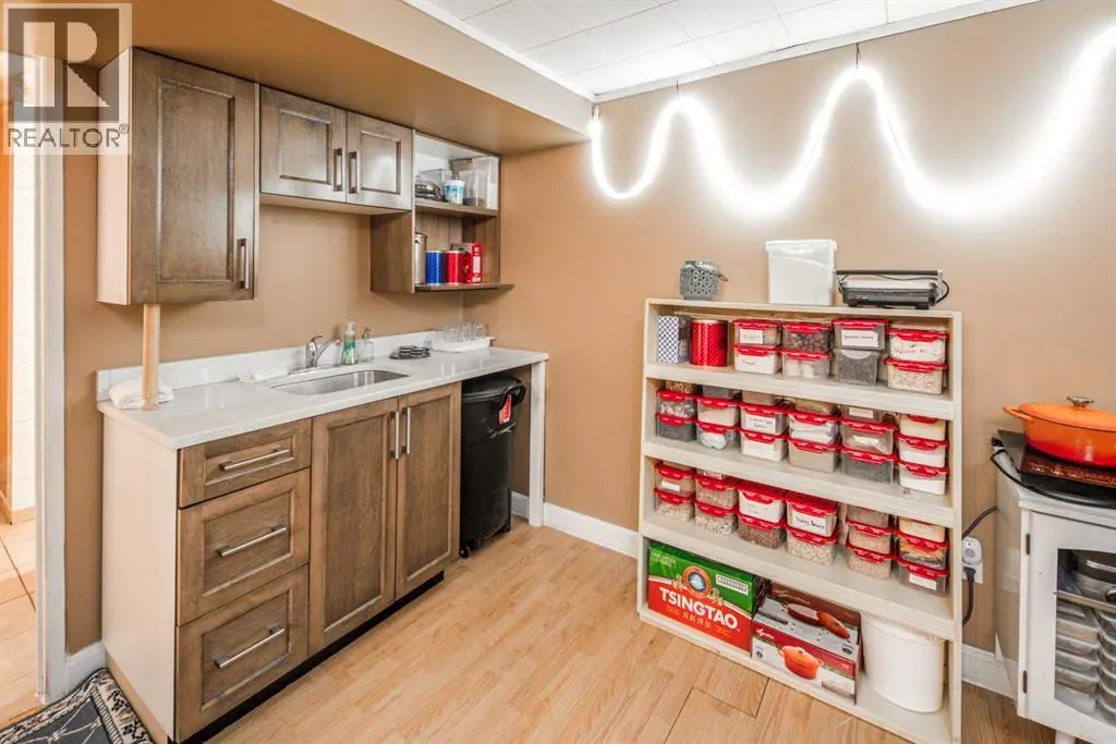 112 Shawmeadows Crescent SW