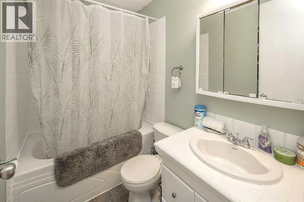 112 Shawmeadows Crescent SW