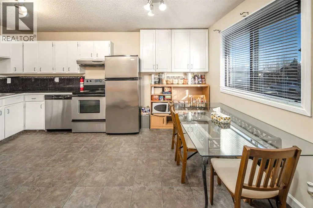 112 Shawmeadows Crescent SW