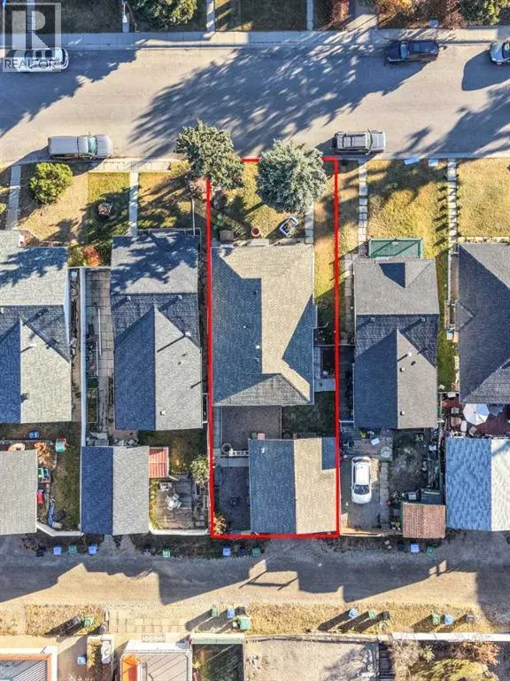 112 Shawmeadows Crescent SW