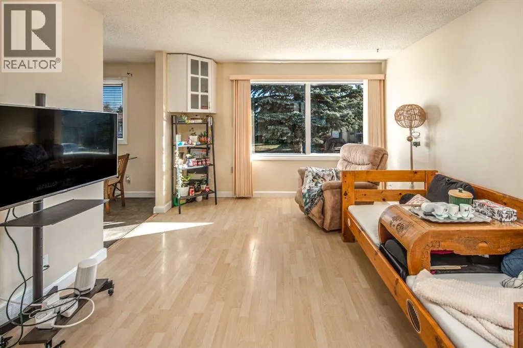 112 Shawmeadows Crescent SW