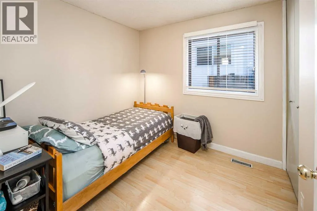 112 Shawmeadows Crescent SW