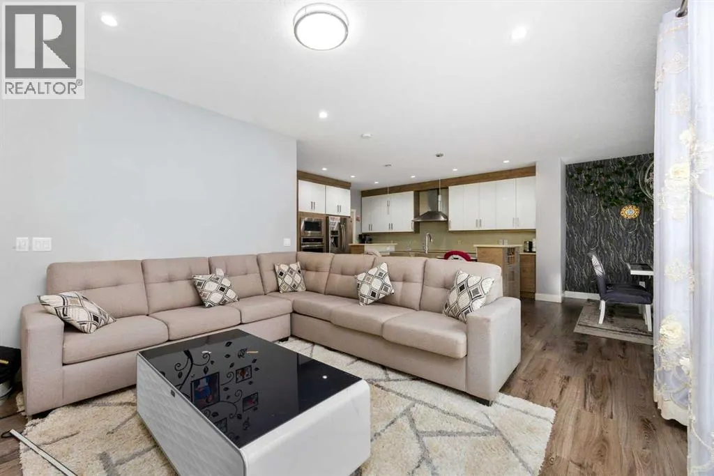 106 Baysprings Gardens SW