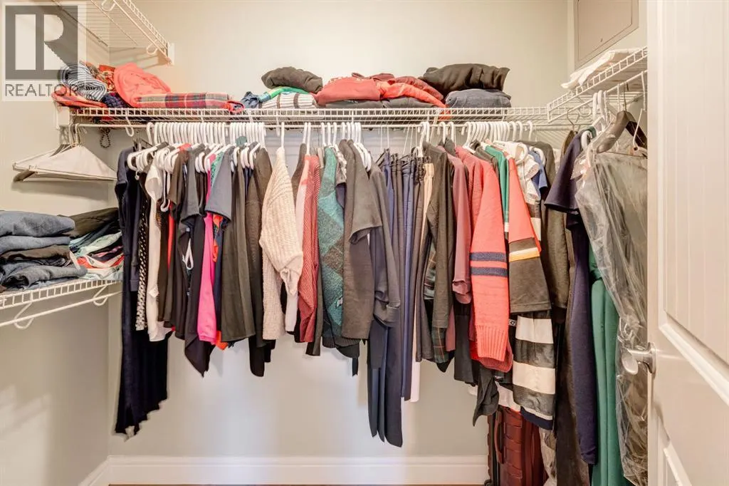 205, 2010 35 Avenue SW