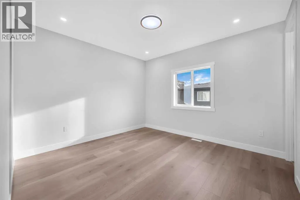 327 Kinniburgh Place