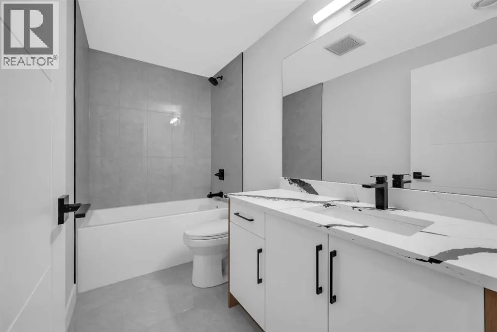 327 Kinniburgh Place