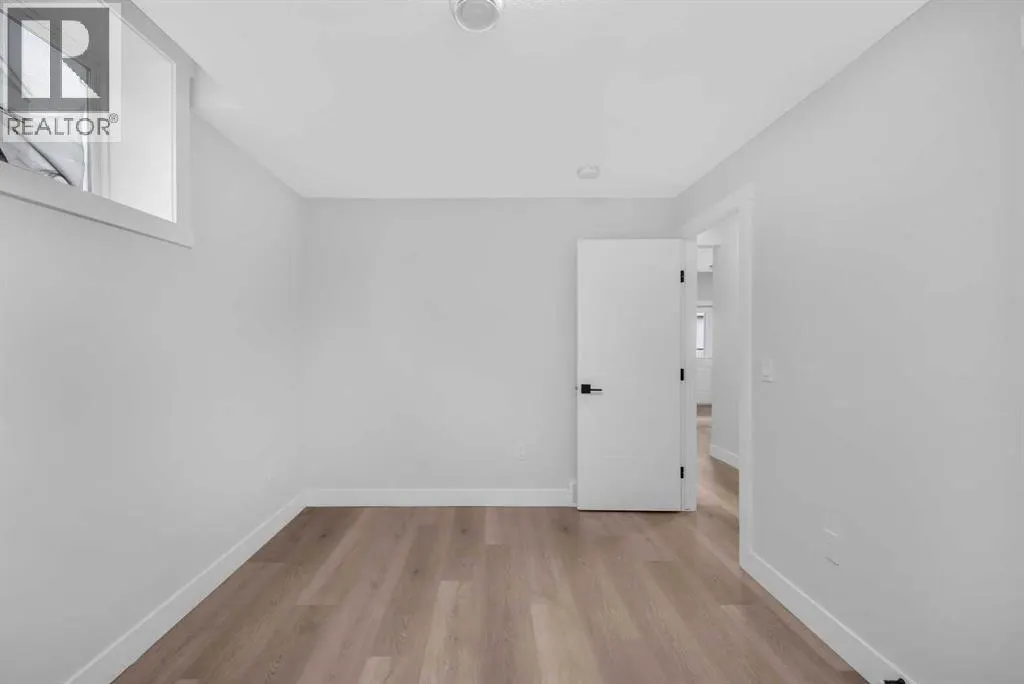 327 Kinniburgh Place