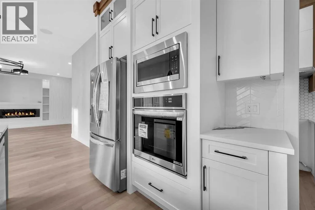 327 Kinniburgh Place