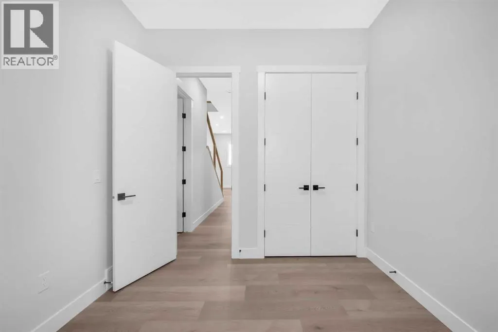 327 Kinniburgh Place