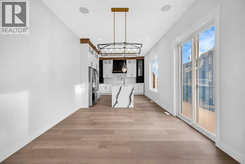 327 Kinniburgh Place