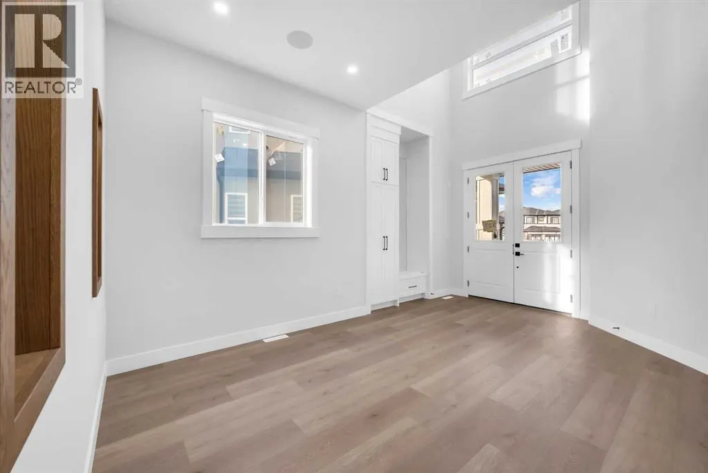 327 Kinniburgh Place