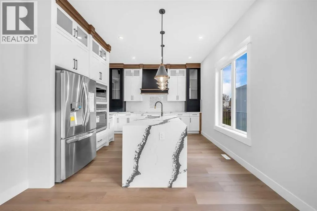 327 Kinniburgh Place