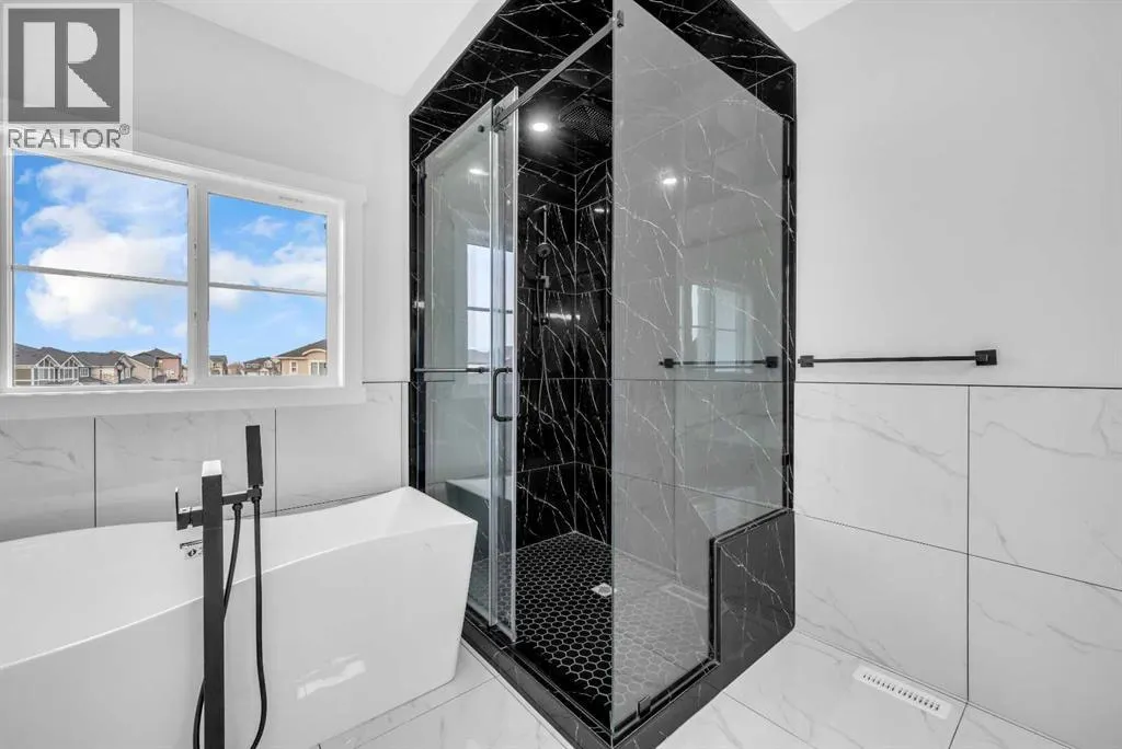 327 Kinniburgh Place